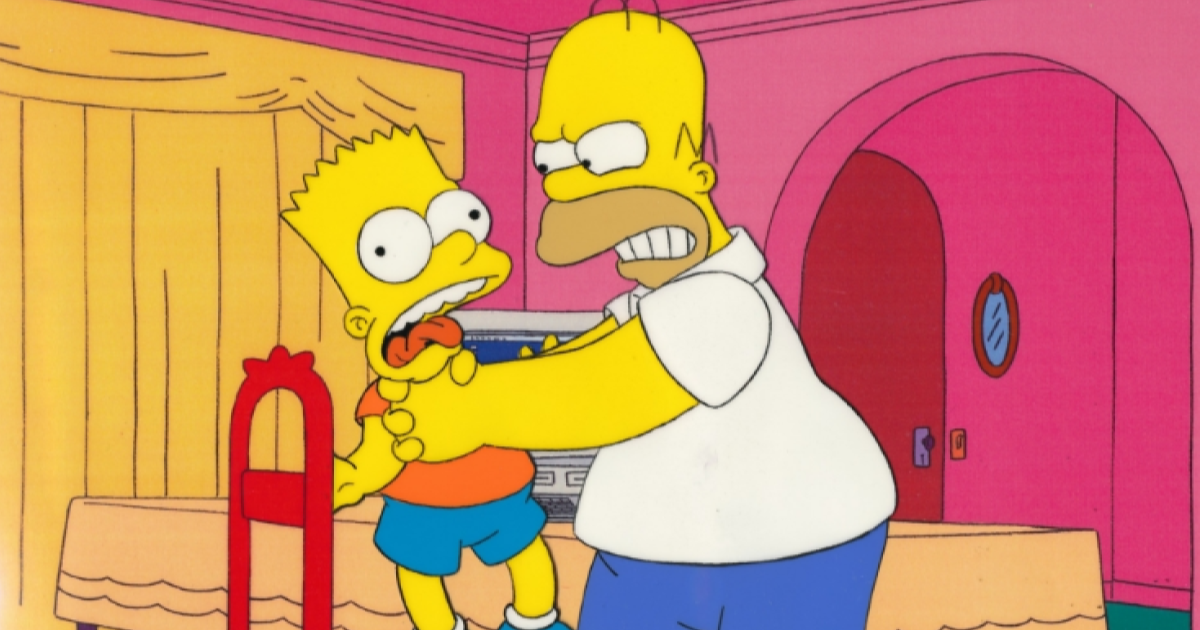 Homero estrangulando a Bart en la serie Los Simpsons