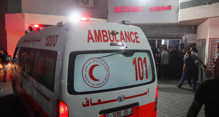 Fuera del hospital Al-Shifa de Gaza