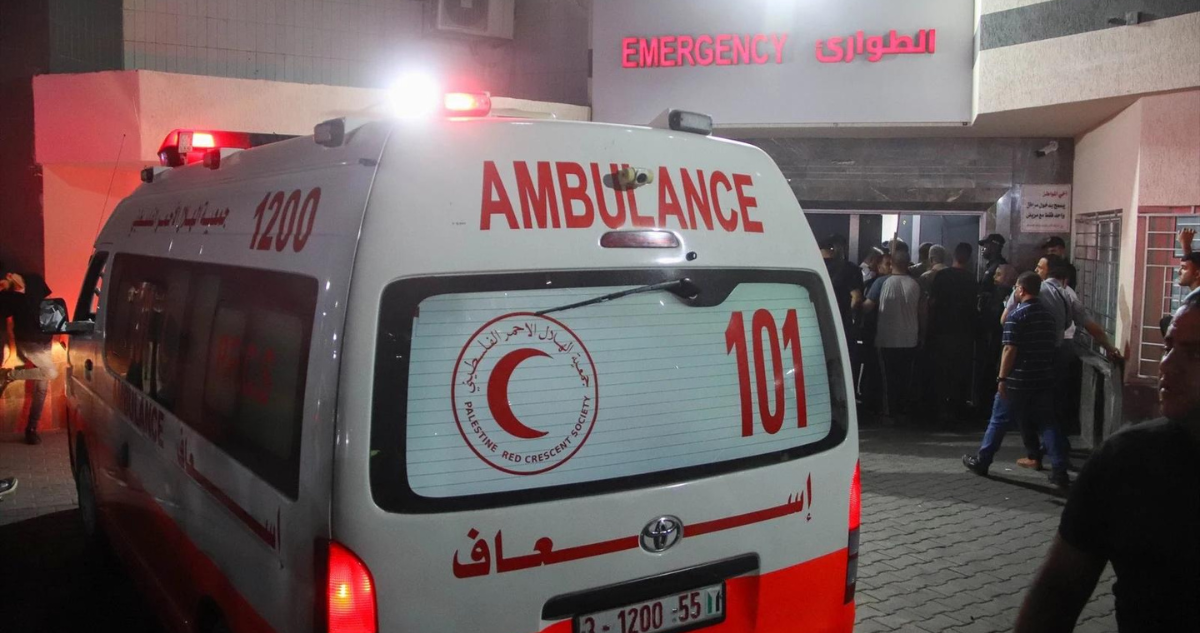 Fuera del hospital Al-Shifa de Gaza