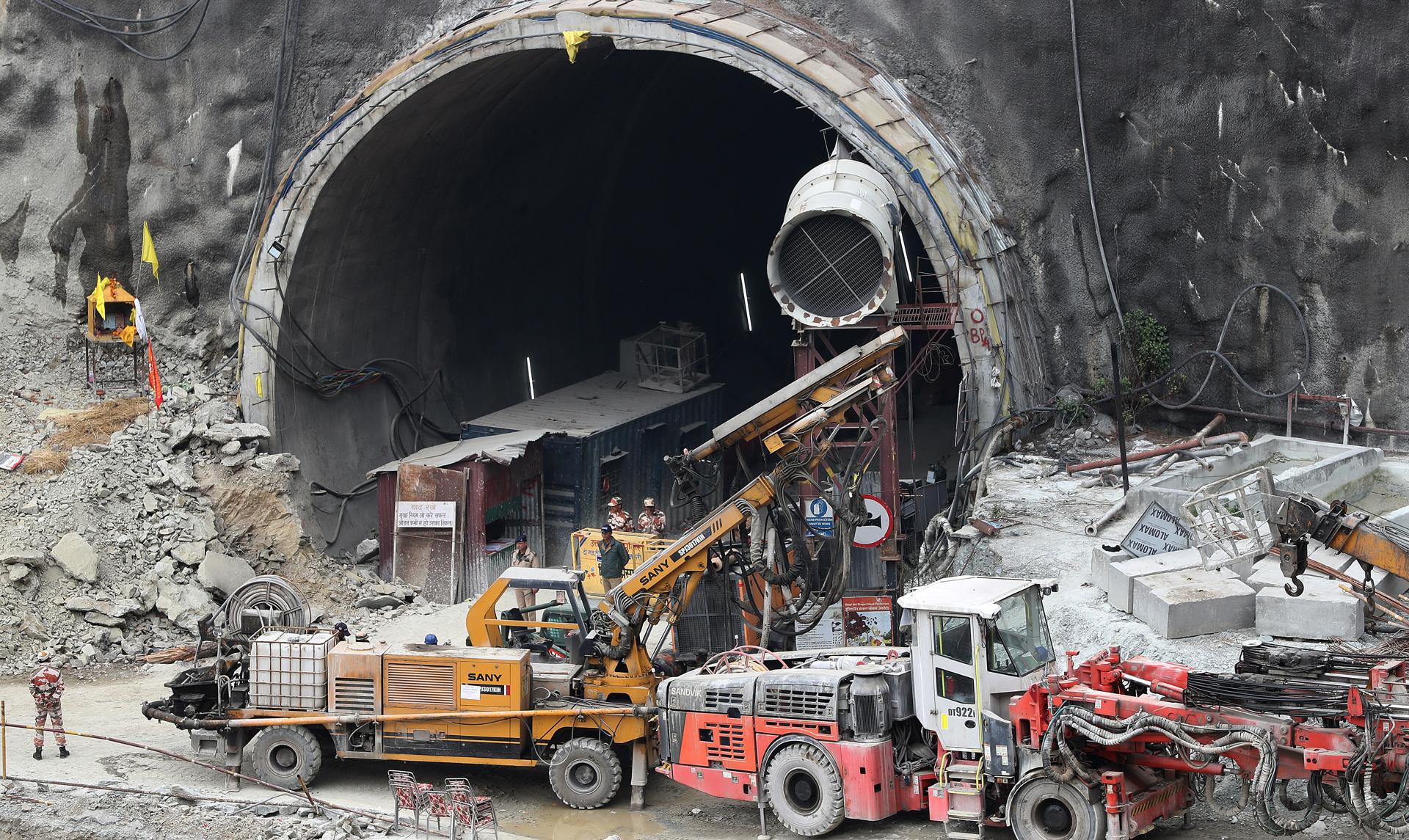 Una vista general del lugar del túnel de Silkyara que se derrumbó mientras estaba en construcción