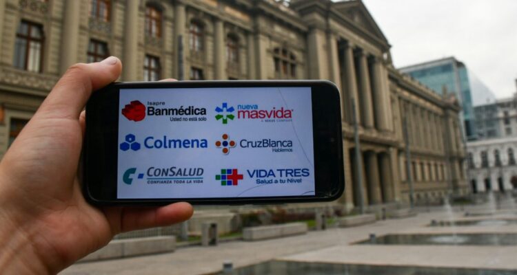 Gobierno reduce la multa a las isapres en casi 400 millones de dólares pagables en 10 años