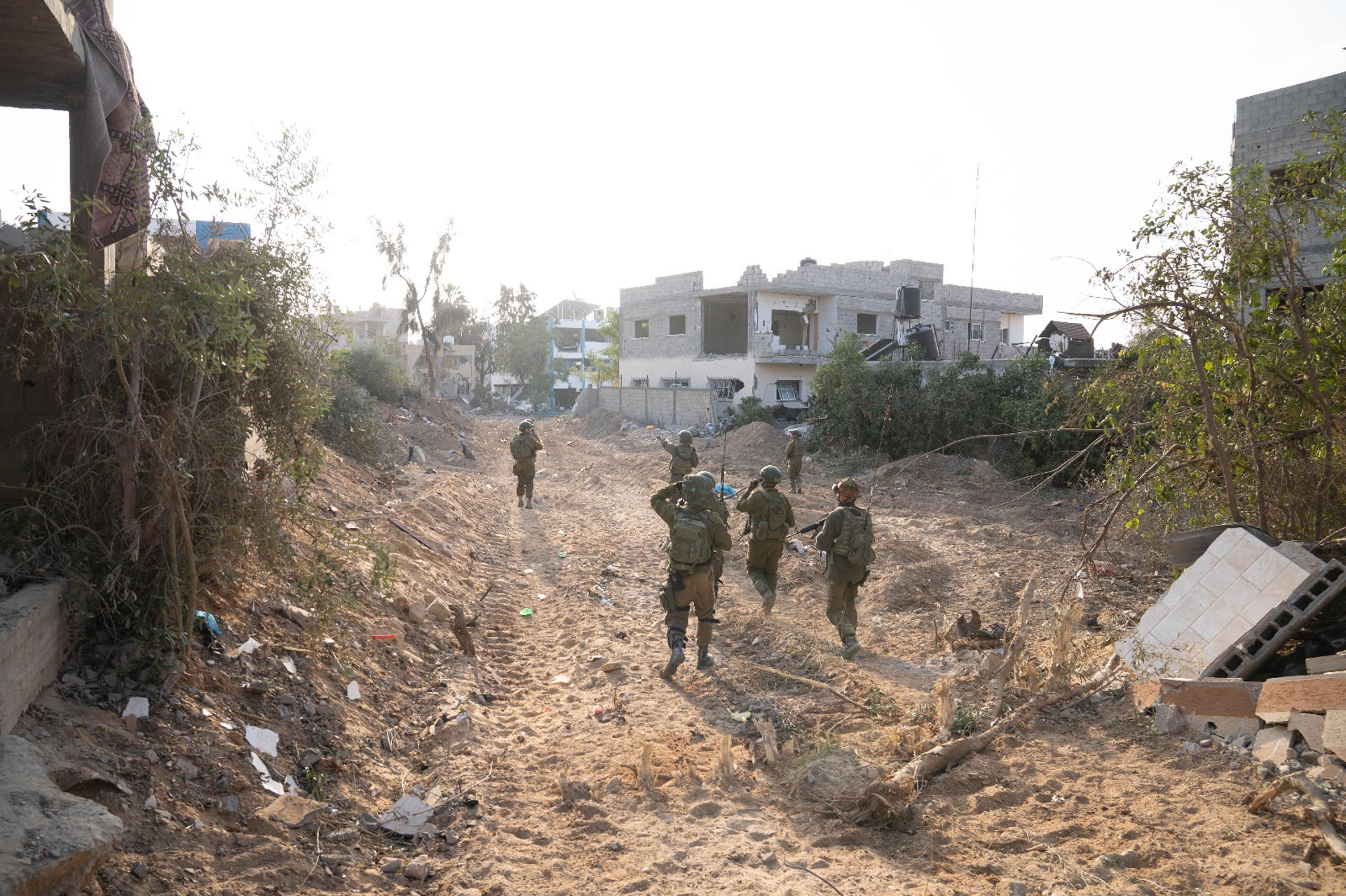 Tropas de las Fuerzas de Defensa Israelíes operando en la Franja de Gaza | EFE