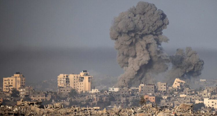 Ejercito israelí sigue atacando Gaza en medio de la incertidumbre por inicio de la tregua