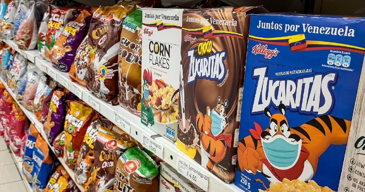 cajas de cereales en un estante de un supermercado, el 20 de noviembre del 2023, en Caracas (Venezuela)