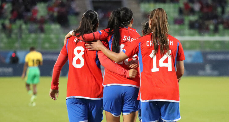La-Roja-papelón-femenino
