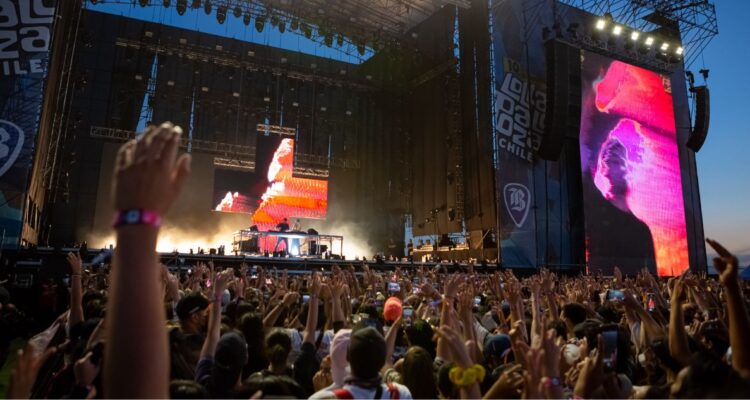 Revisa el lineup oficial del festival de música internacional Lollapalooza Chile 2024 con los artistas por día, cabezas de cartel, destacados y más.