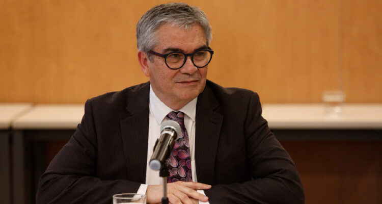 fotografía contexto de Mario Marcel, ministro de Hacienda Chileno