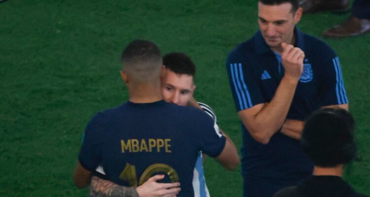 Mbappé destacó que Messi ganó bien el Balón de Oro