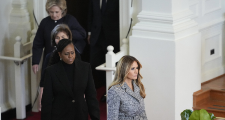 Melania Trump por delante de Michelle Obama, Laura Bush y Hillary Clinton 
