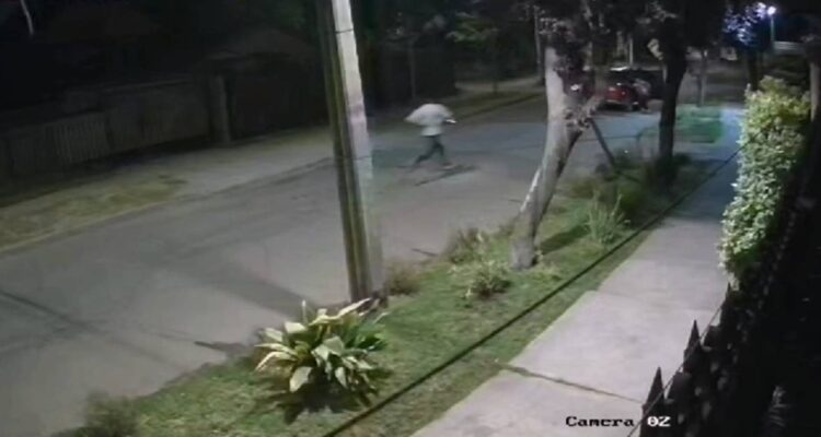 Decretan arresto domiciliario total a vecino que disparó y mató a delincuente adolescente en La Reina