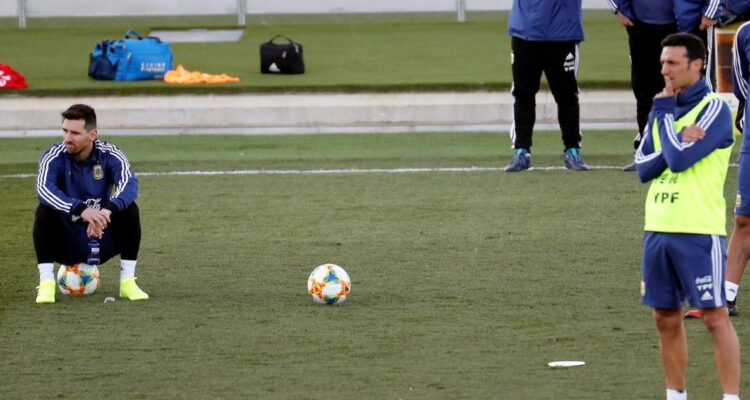 Messi y su enfrentamiento con Scaloni que complica a la selección de Argentina