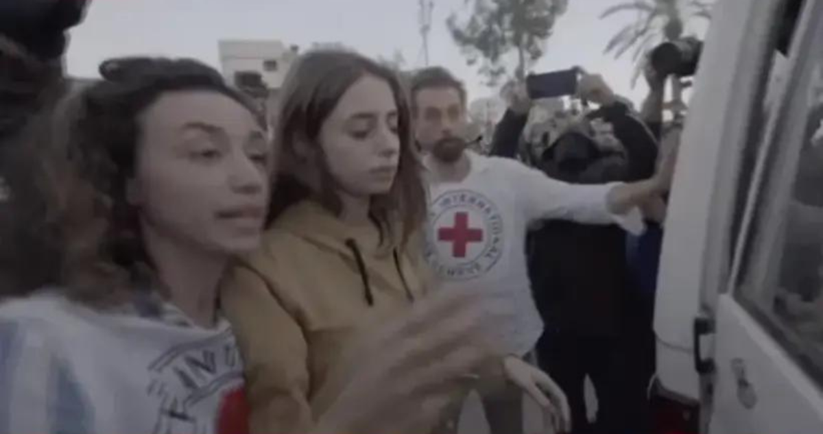 Momento en que Mia Schem es liberada