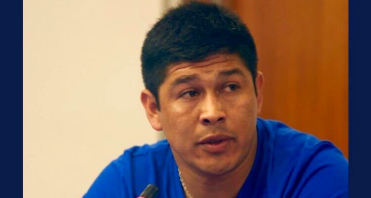 Mijael Carvones inicia huelga de hambre