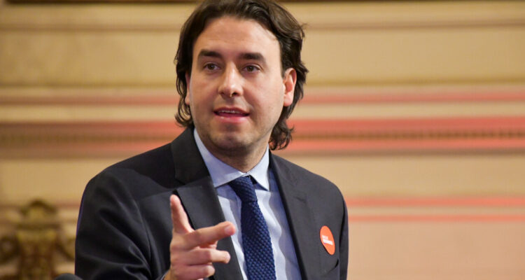 “Una estupidez”: Mirosevic recuerda requerimiento al TC de exdiputados del FA por Ley de Migraciones