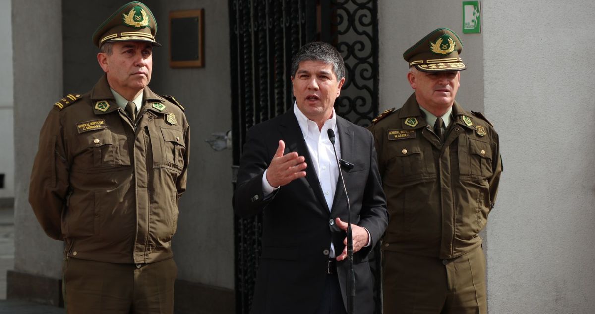 Gobierno pide a policías estrategia para fortalecer control territorial y descartan convocar a Cosena
