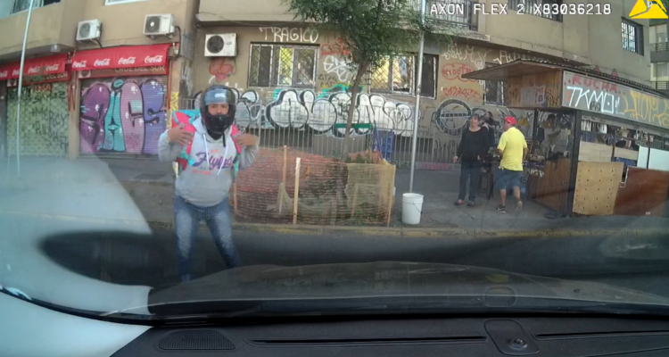 Cae banda de extranjeros "motochorros" que robaba celulares en Santiago ...