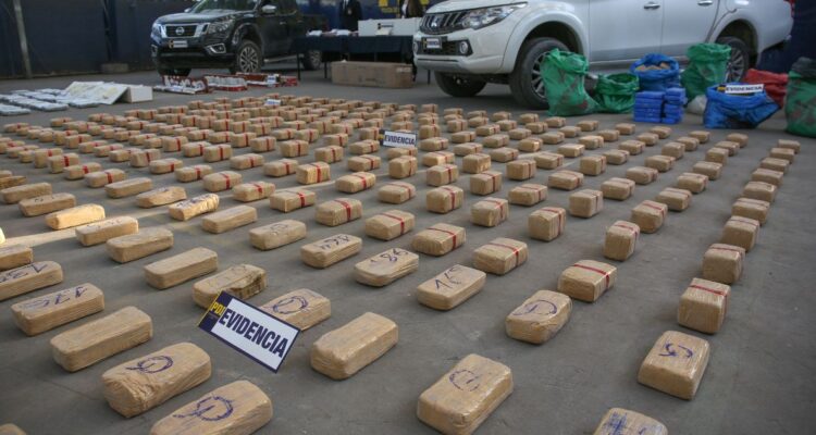 Profesores de derecho dicen que nueva Constitución haría inconstitucional penalización de narcotráfico