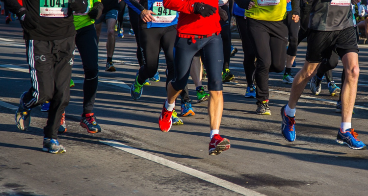 Niño de 14 años muere tras correr maratón de 5 kilómetros en escuela de Florida, Estados Unidos