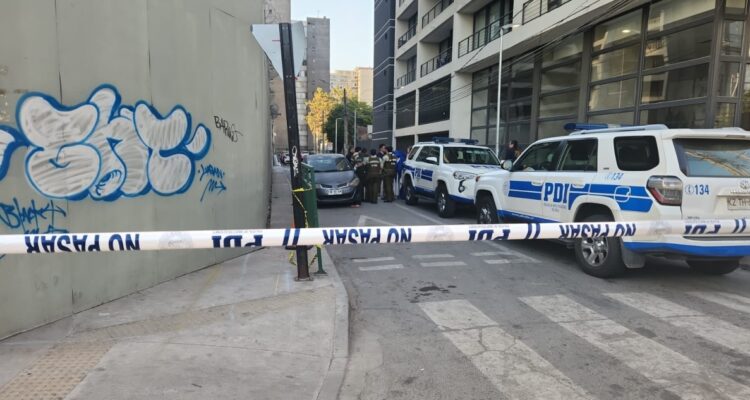 Niño de 1 año muere tras caer desde un piso 13 en Estación Central