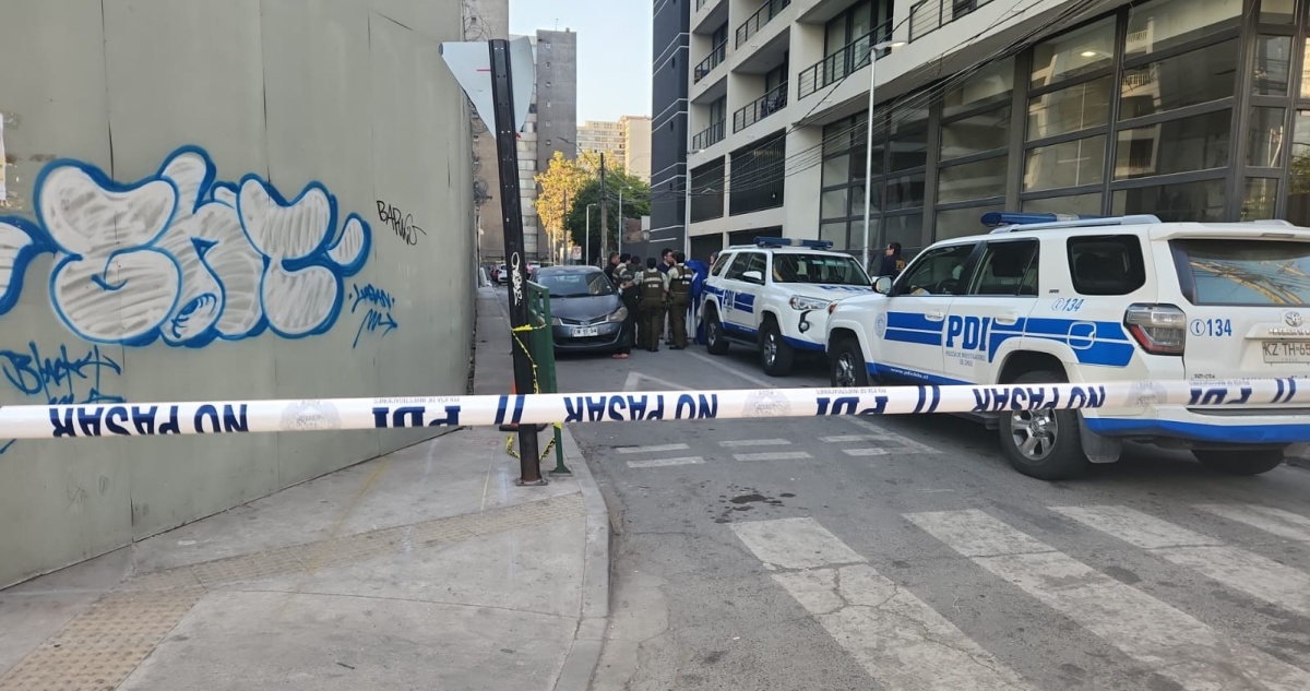 Niño de 1 año muere tras caer desde un piso 13 en Estación Central