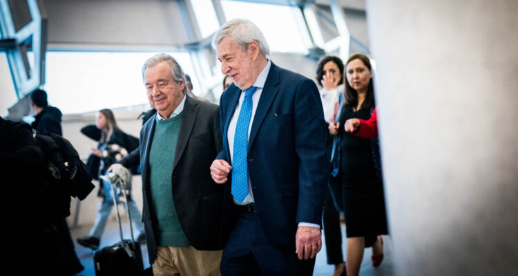 Secretario General de la ONU llega a Chile para viajar con el presidente Boric a la Antártica