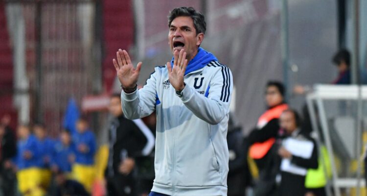 Pellegrino deja en el aire su futuro en La U y duelo con la UC será clave