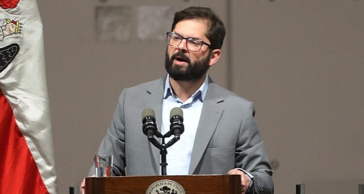 Boric tras allanamiento al Minvu: “Cuando hay noticias duras hay que dar la cara y hacerse cargo”