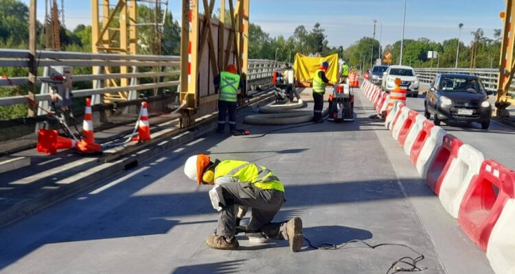 MOP confirma cierre total del puente Cau Cau de Valdivia durante una semana