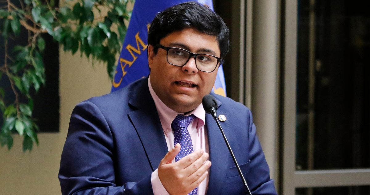 Republicanos se refiere a ataque con granada