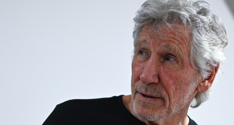 Roger Waters en la previa a concierto en referencia a recurso de protección
