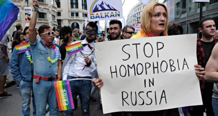 Rusia declara como “extremista” al movimiento LGBT y prohíben todas sus actividades