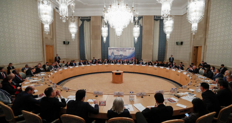 Rusia afirma que por sanciones en su contra empresas europeas han perdido 250 mil millones de euros