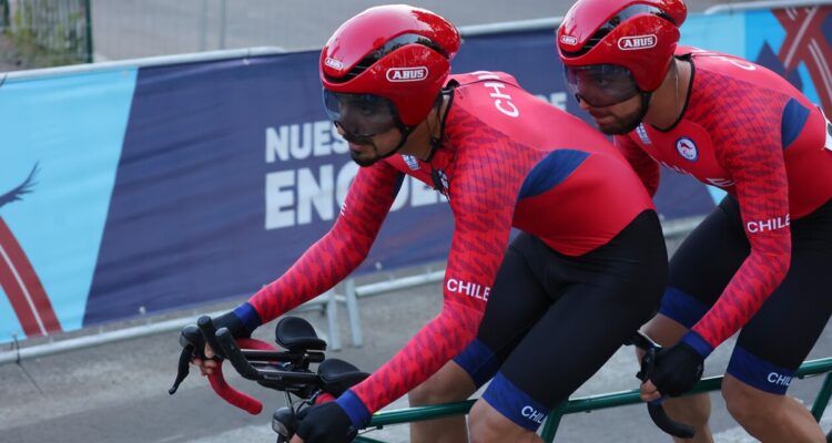 Matías Mansilla ganó medalla de bronce en Santiago 2023.