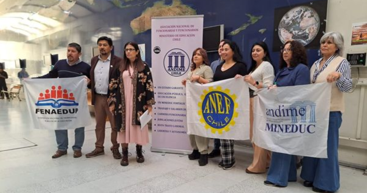 Se abre nuevo flanco en el Mineduc funcionarios anuncian paro nacional