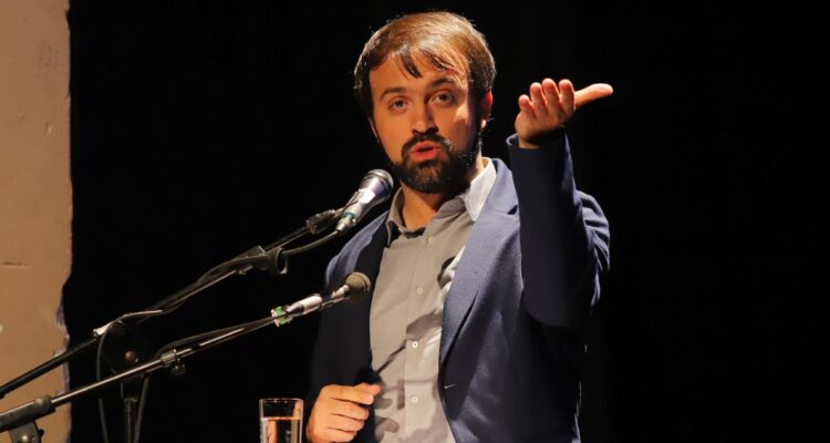 Sharp por alerta de embajada de EEUU