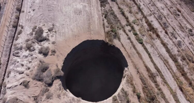 SMA ordena medida urgente y transitoria contra minera Ojos del Salado por socavón en Tierra Amarilla