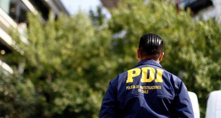 PDI abre sumario contra funcionario que habría amenazado y golpeado a su pareja en Estación Central