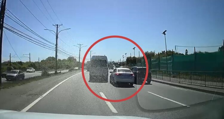 Revelan video en que ambulancia efectúa temeraria maniobra en Ruta 160 previo a ataque desde vehículo