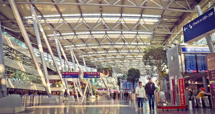 La demanda de transporte aéreo aumenta y se sitúa casi en niveles previos a la pandemia