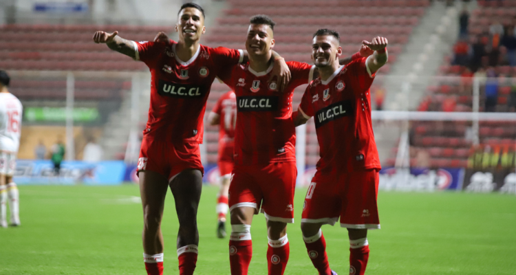 Unión La Calera pasó la aplanadora por Unión Española en el Campeonato Nacional.