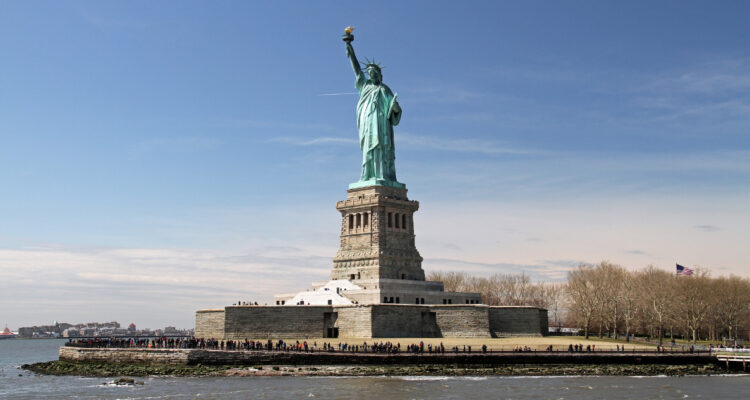 Estados Unidos creció más de lo estimado en el tercer trimestre de 2023