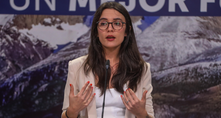 vallejo y petición de remover a Thayer