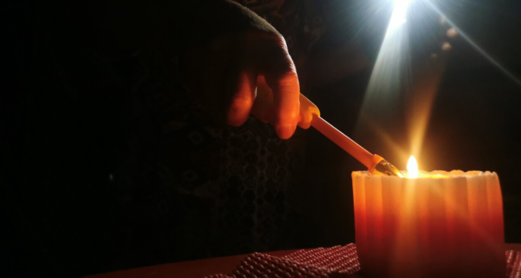 vecinos denuncian cortes de luz en Villa el Esfuerzo desde hace dos años