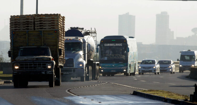 Reiteran necesidad de aplicar restricción vehicular en el Gran Concepción ante colapsos incontrolables