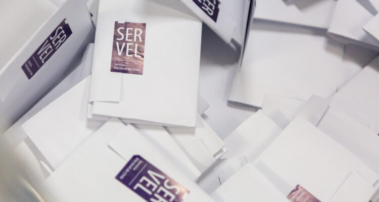 ¿Cómo saber dónde me toca votar o realizar el voto? El Servel habilitó una plataforma de consulta en línea donde solo debes ingresar tu rut para revisar.