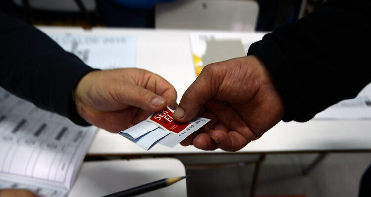 Jueves 14 diciembre de 2023 | 12:18 Chile elige si está “A favor” o “En Contra” de propuesta constitucional en segundo proceso