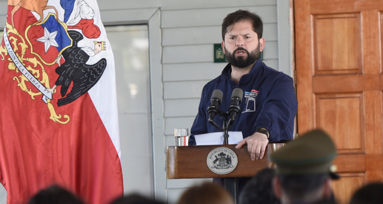 alcaldes Los Ríos Boric