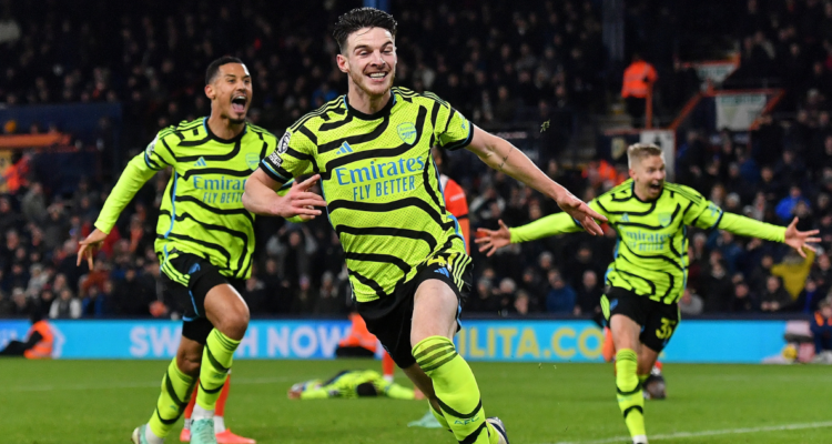 Arsenal vence en un partidazo al Luton y es más líder que nunca de la Premier League.