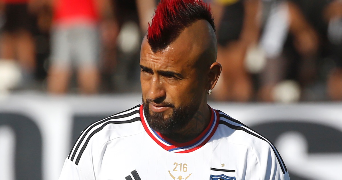 Arturo Vidal sigue lejos de volver a Colo Colo.