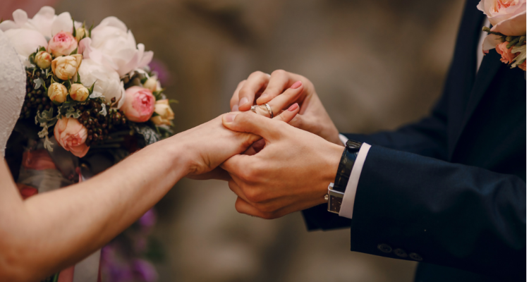 Avanza en el Senado proyecto que le entrega a la mujer potestad sobre la administración de sus bienes